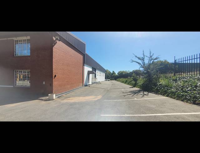 4,550M² WAREHOUSE TO LET IN ROBERTVILLE